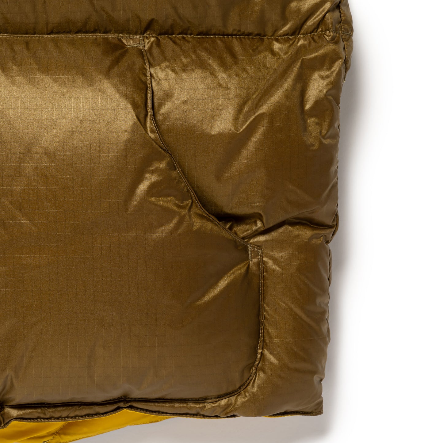 HUMAN MADE  REVERSIBLE DOWN VESTOB-F